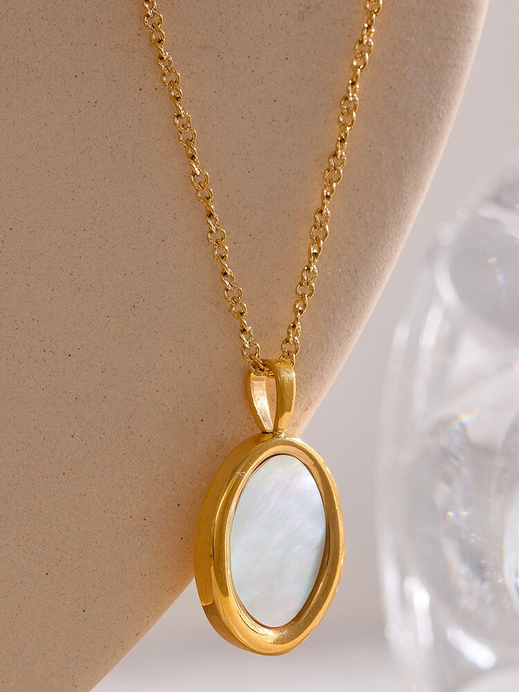 Oval Necklace